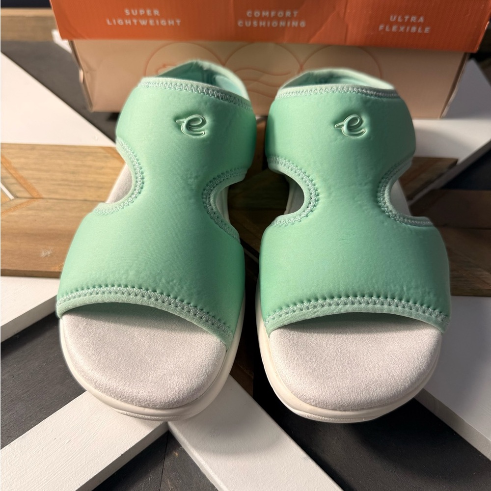 NWT Easy Spirit Traciee Slip-on Sandals Size 8.5M
